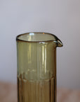 Carafe en verre ambre