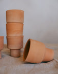 Pot sur pied en terre cuite