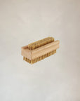 Brosse à ongles en bois de hêtre et poils de porc doux