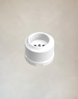 Prise en porcelaine blanche