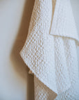 Serviette de bain en lin nid d'abeille blanc - Maison Farigoulette