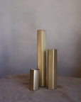 Vase en tube hexagonal en métal doré