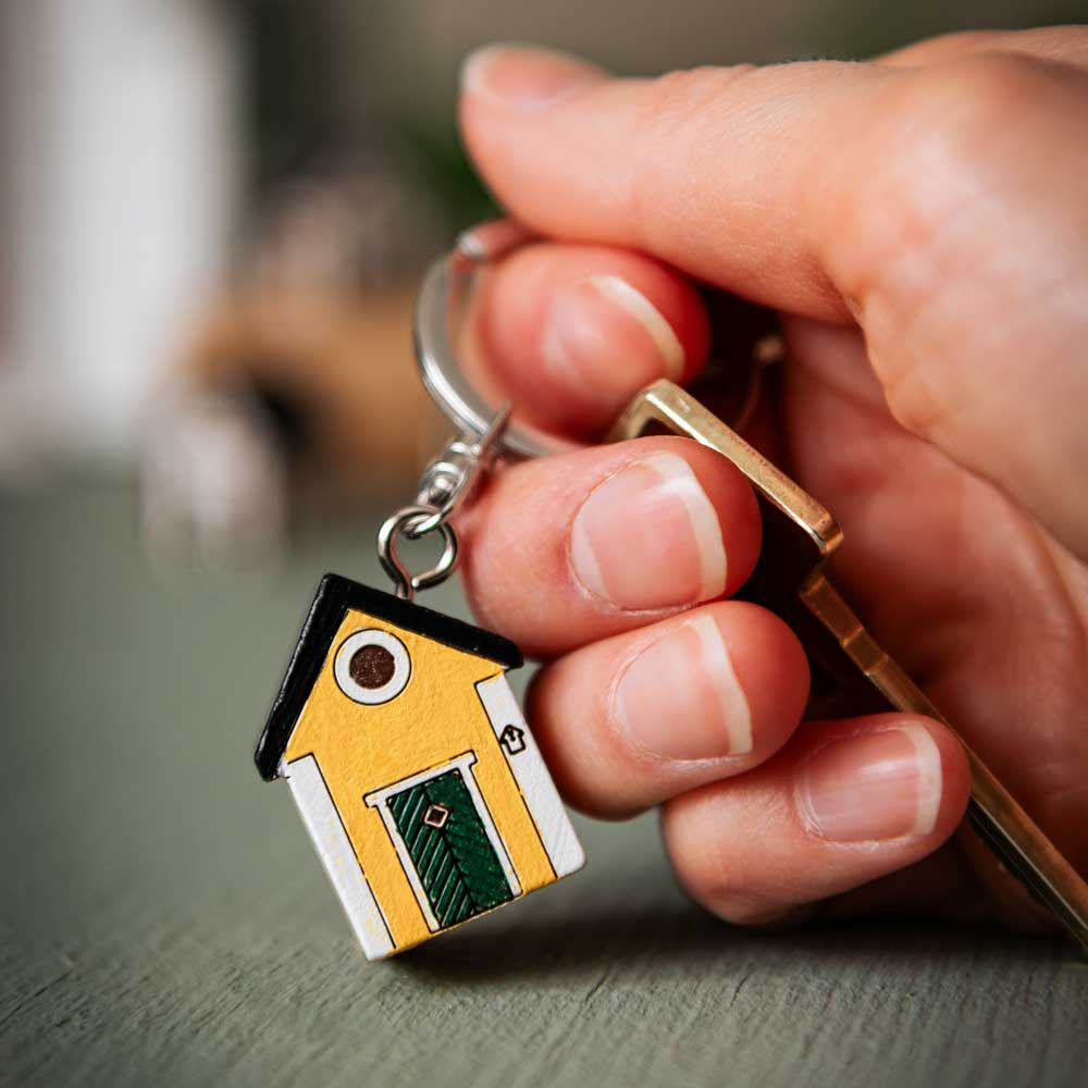 Porte-cles en bois Maison Jaune